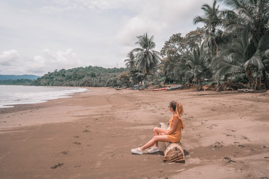 traveling alone in costa rica